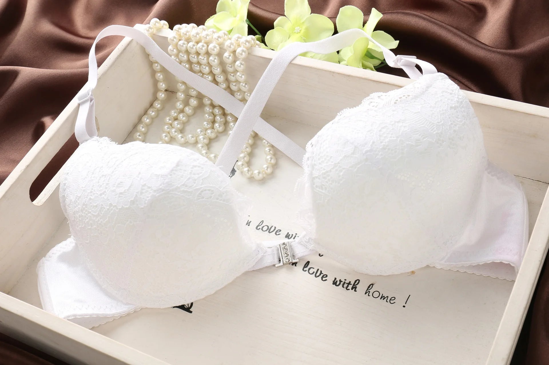 Japanese sexy lace back diamond front button underwear women's bra suit