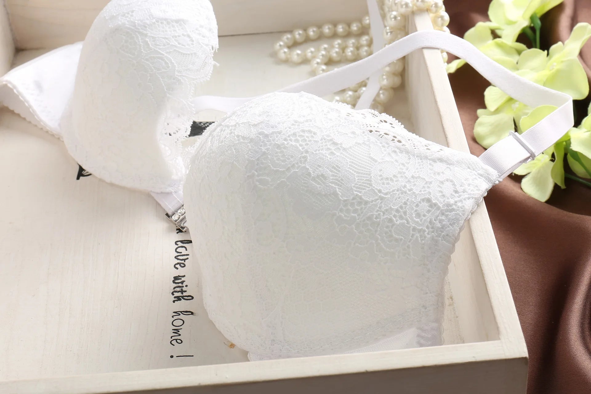 Japanese sexy lace back diamond front button underwear women's bra suit