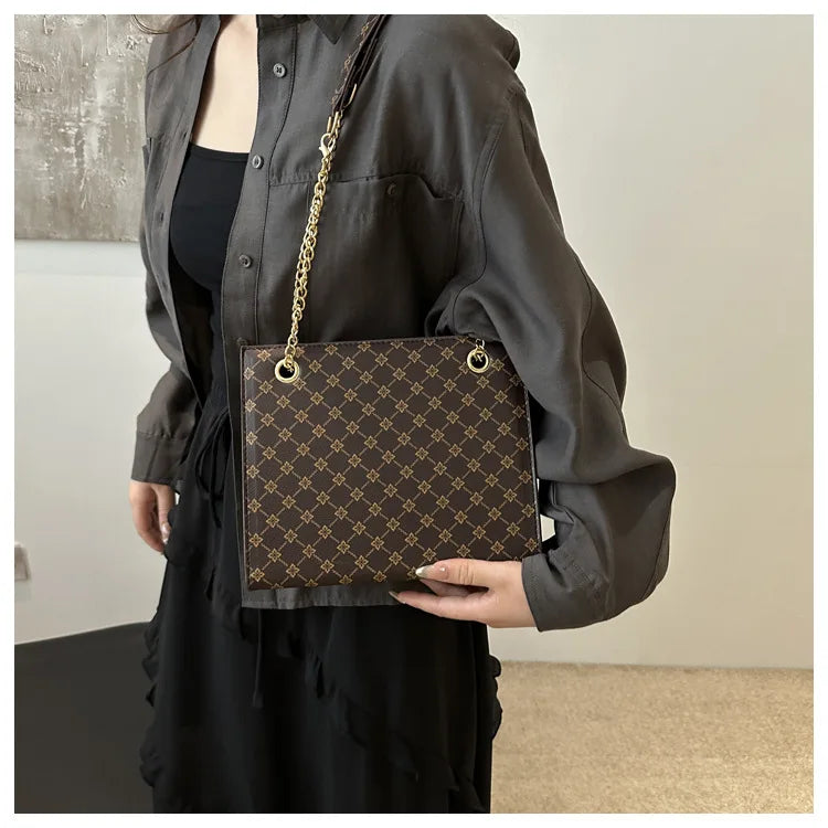 New Grid 2024 Large Capacity Commuter Tote Bag Chain Strap Single Shoulder Women's Bag Fashion Handheld Crossbody