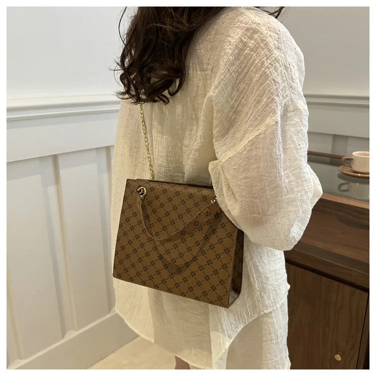 New Grid 2024 Large Capacity Commuter Tote Bag Chain Strap Single Shoulder Women's Bag Fashion Handheld Crossbody
