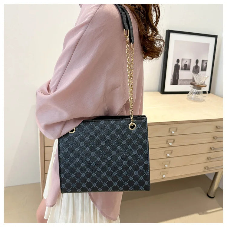 New Grid 2024 Large Capacity Commuter Tote Bag Chain Strap Single Shoulder Women's Bag Fashion Handheld Crossbody