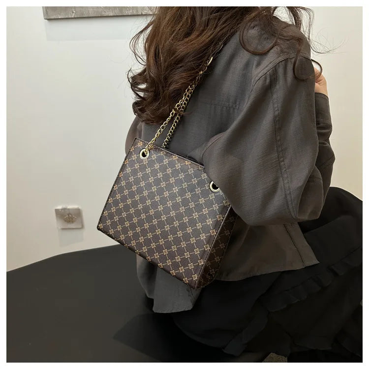 New Grid 2024 Large Capacity Commuter Tote Bag Chain Strap Single Shoulder Women's Bag Fashion Handheld Crossbody